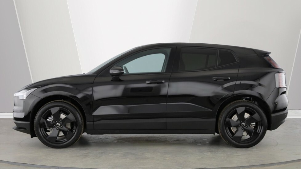 Volvo EX30 Black Edition Plus, Single Motor Extended Range, E Black #6