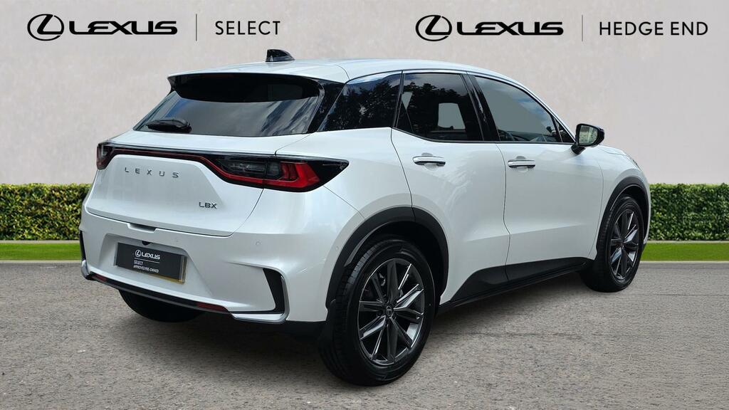 Lexus LBX 1.5 Vvt-ie Takumi Suv Hybrid E-cvt Euro HK26JSZ White #2