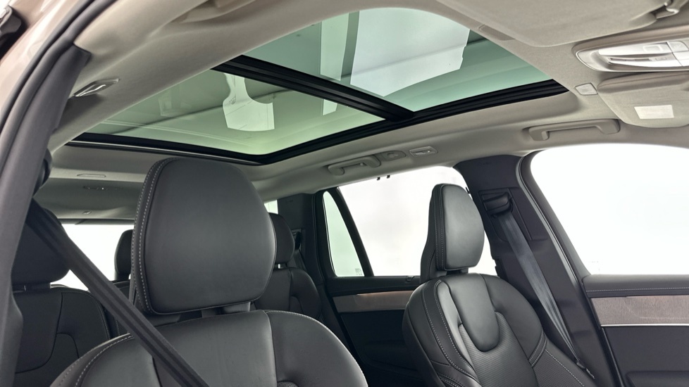 Volvo XC90 Ultra Blue #20