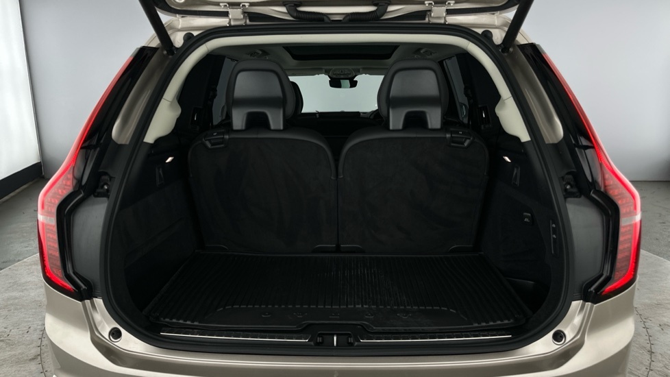 Volvo XC90 Ultra Blue #14