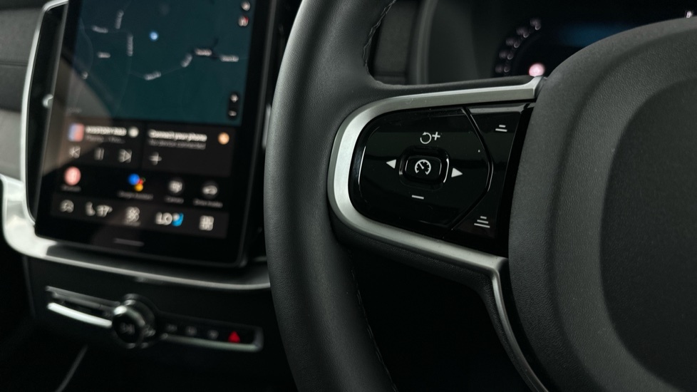 Volvo XC90 Ultra Blue #25