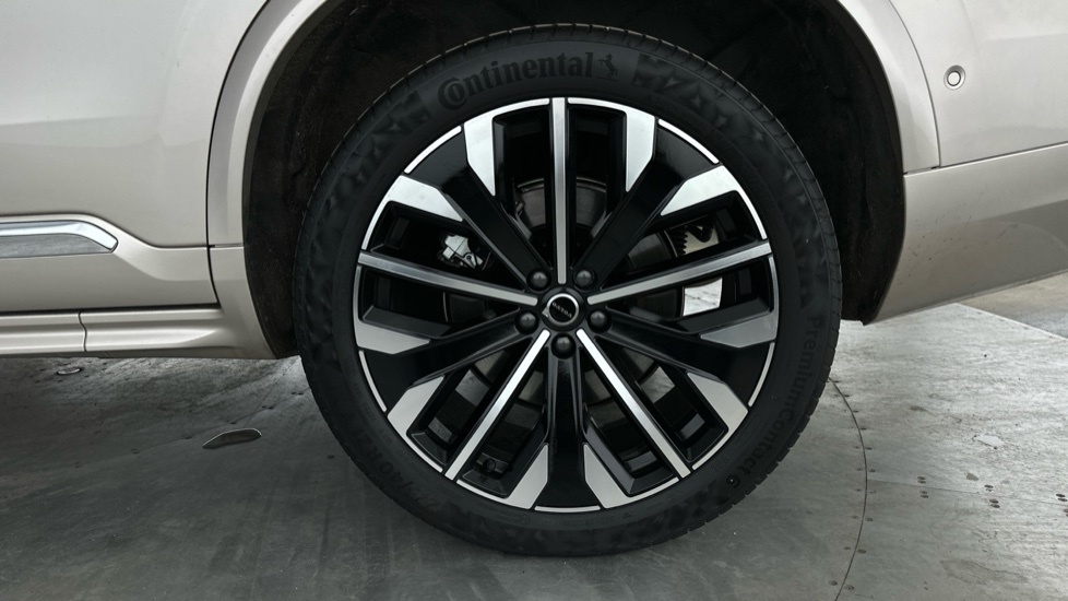 Volvo XC90 Ultra Blue #16