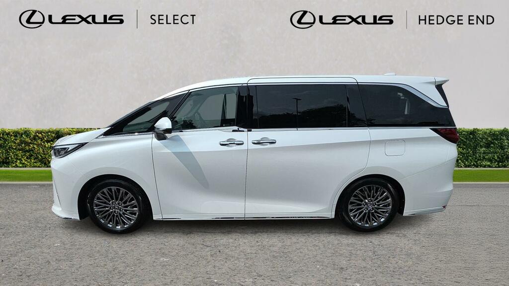 Lexus LM 350H 2.5 Takumi E-cvt 4 Seat  #24