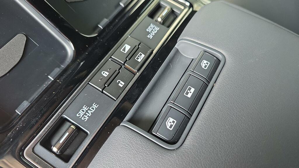 Lexus LM 350H 2.5 Takumi E-cvt 4 Seat  #32