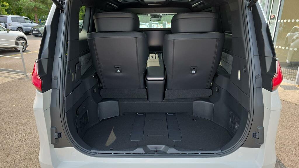 Lexus LM 350H 2.5 Takumi E-cvt 4 Seat  #13