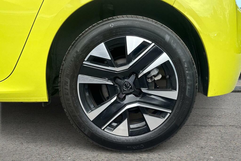 Peugeot 208 1.2 Puretech Allure Euro 6 Ss GF25OAA Yellow #5