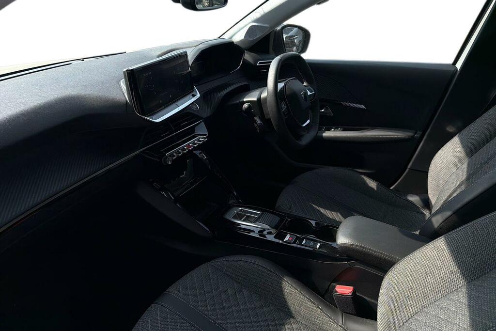 Peugeot e-208 50Kwh Allure 11Kw Charger White #2