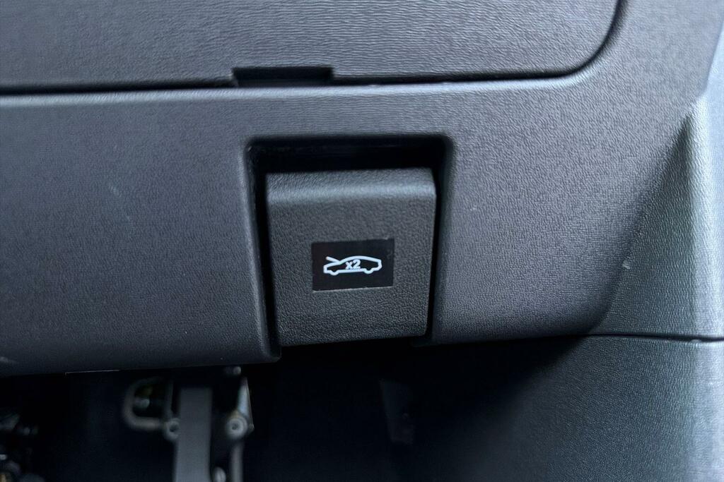 Byd Dolphin Comfort 150Kw 60.4Kwh White #36