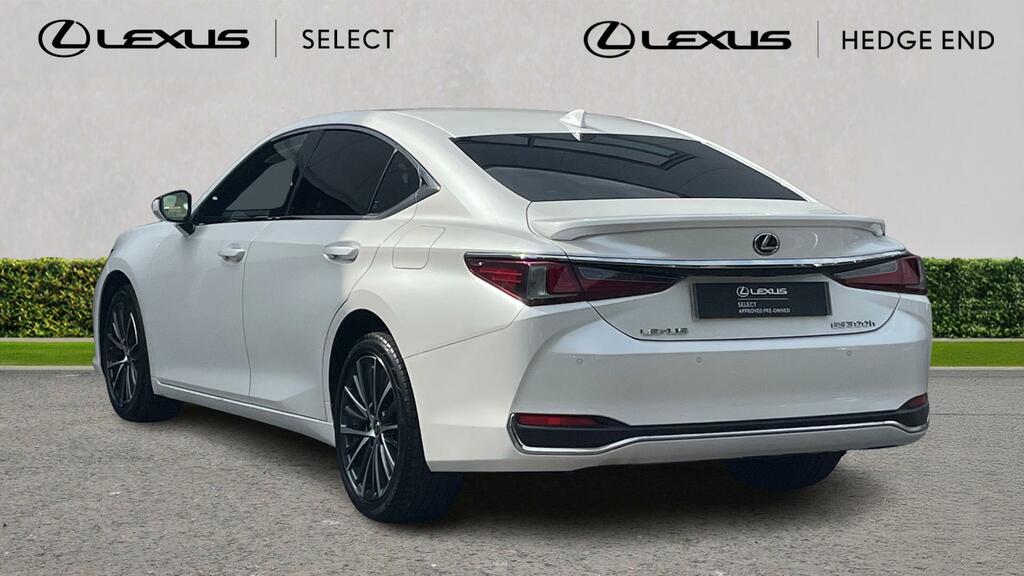Lexus ES 2.5 300H Premium Edition Saloon Hybrid White #4