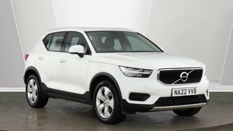 Volvo XC40 Momentum, T3 White