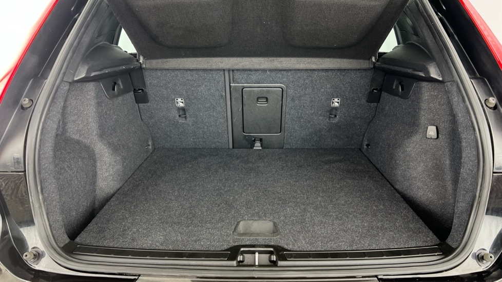 Volvo XC40 Momentum, T3 Black #5