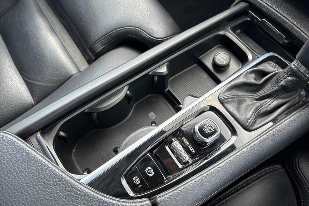 Volvo V90 2.0 D4 Momentum Plus Grey #11