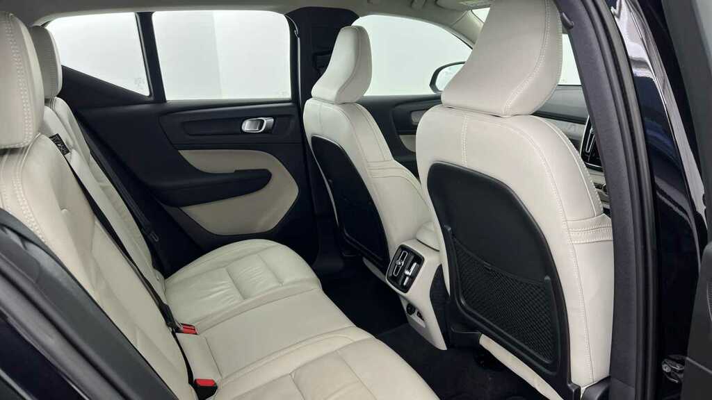 Volvo XC40 Plus, B4 Awd Mild Hybrid, Dark CK72LVR Black #6