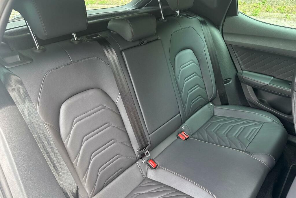 Cupra Leon 1.5 Etsi 150 V3 Dsg Delivery Mileage Grey #19