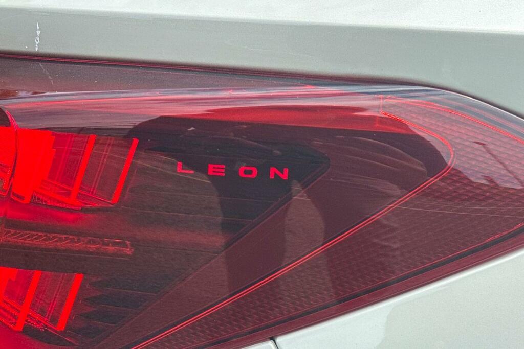 Cupra Leon 1.5 Etsi 150 V3 Dsg Delivery Mileage Grey #38