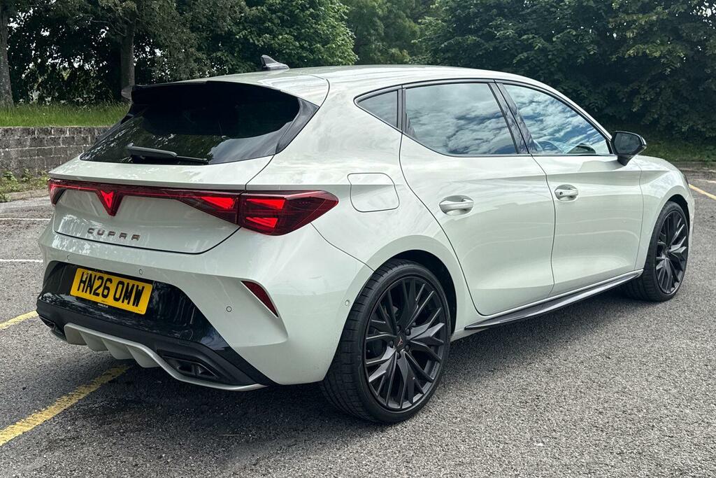Cupra Leon 1.5 Etsi 150 V3 Dsg Delivery Mileage Grey #25