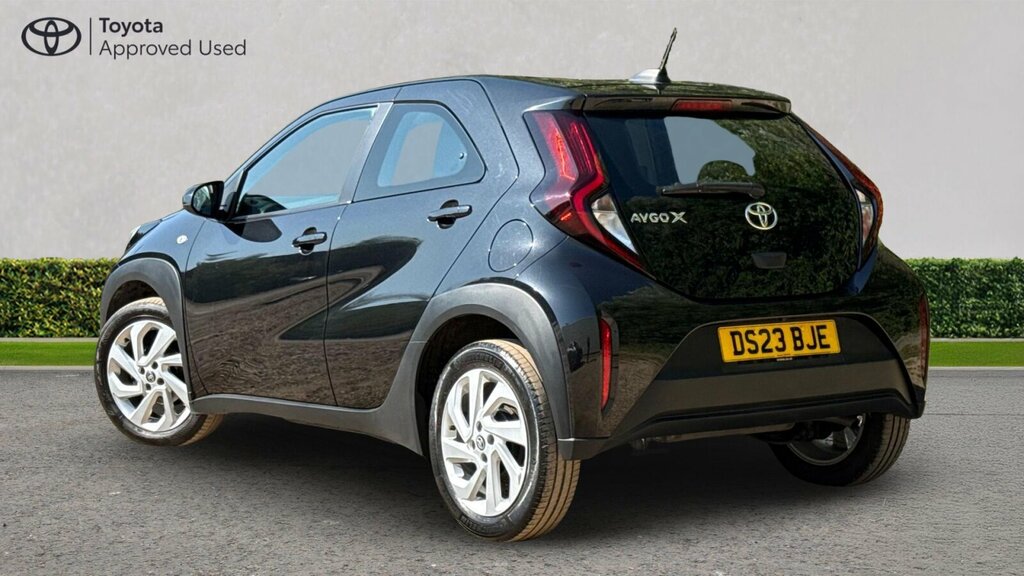 Toyota Aygo X 1.0 Vvt-i Pure Hatchback Euro 6 DS23BJE Black #4
