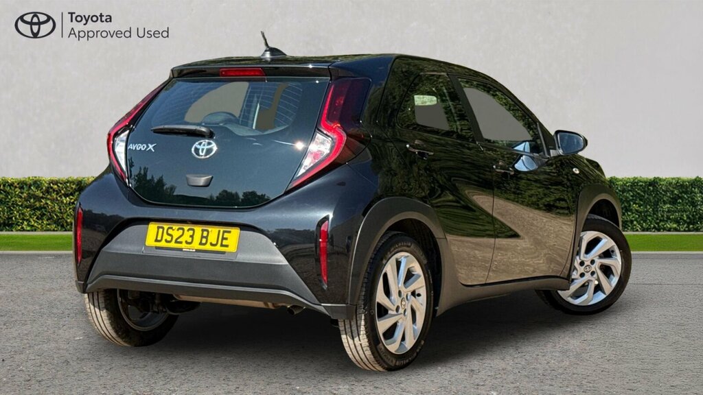 Toyota Aygo X 1.0 Vvt-i Pure Hatchback Euro 6 DS23BJE Black #2