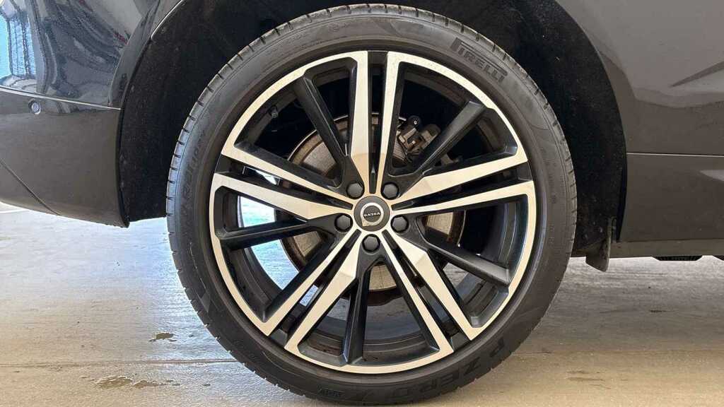 Volvo XC60 R-design, B5 Awd Mild Hybrid Black #4