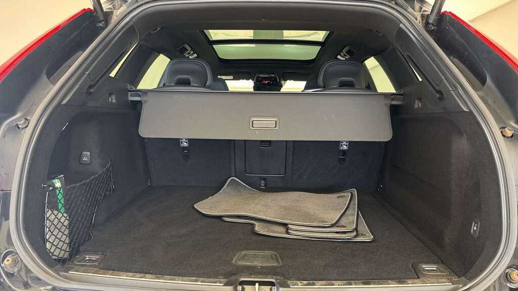 Volvo XC60 R-design, B5 Awd Mild Hybrid Black #5