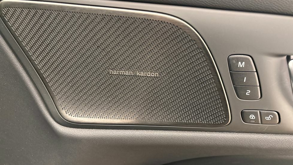 Volvo V60 2.0 B4p Plus Dark 7 Speed Grey #27