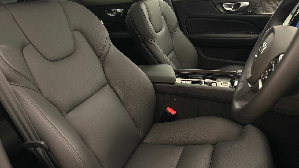 Volvo V60 2.0 B4p Plus Dark 7 Speed Grey #29