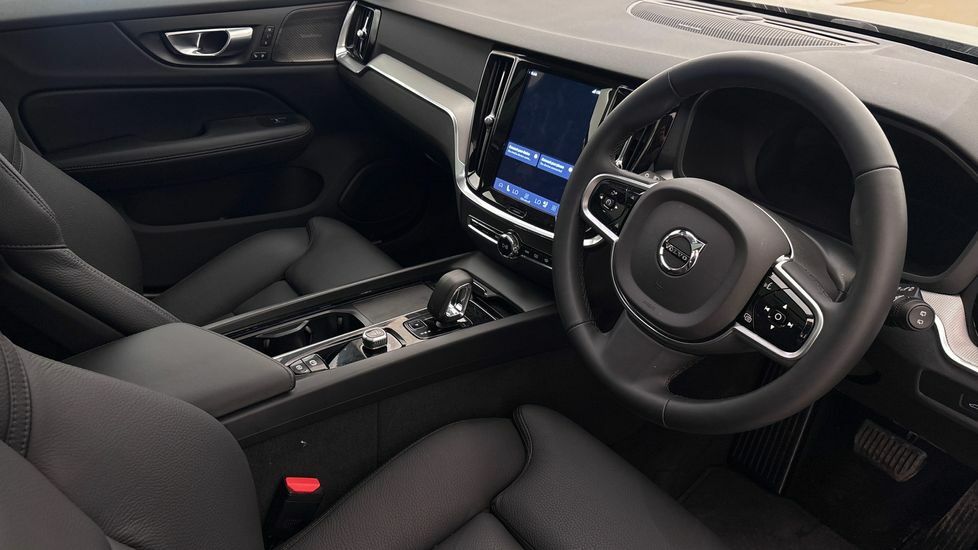 Volvo V60 2.0 B4p Plus Dark 7 Speed Grey #9