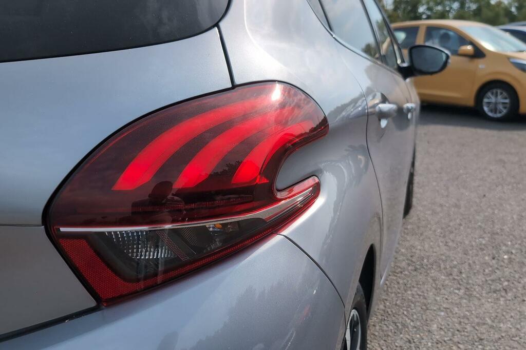 Peugeot 208 208 Tech Edition Ss Grey #22