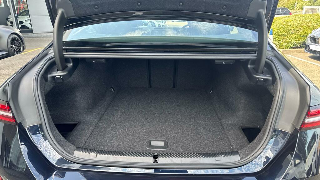 BMW i5 40 83.9Kwh M Sport Edrive Grey #13