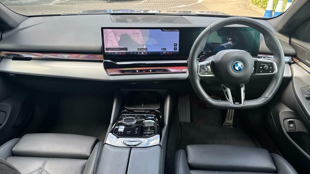 BMW i5 40 83.9Kwh M Sport Edrive Grey #4