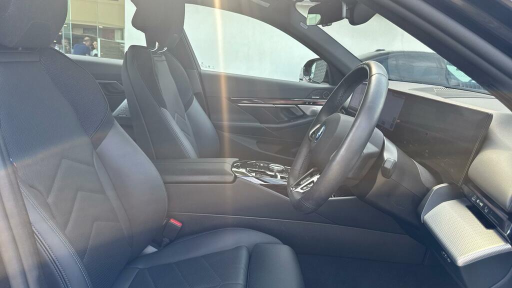 BMW i5 40 83.9Kwh M Sport Edrive Grey #11