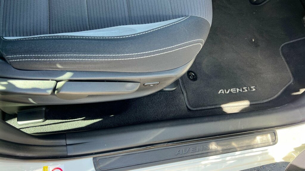 Toyota Avensis Active D-4d Grey #42