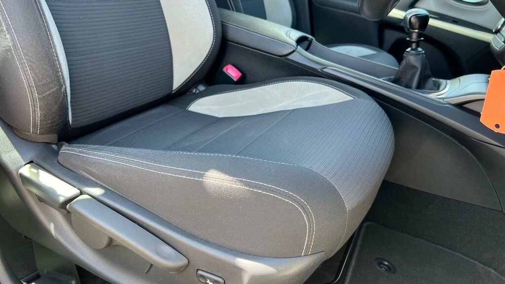 Toyota Avensis Active D-4d Grey #17
