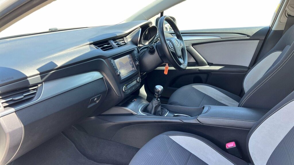 Toyota Avensis Active D-4d Grey #5