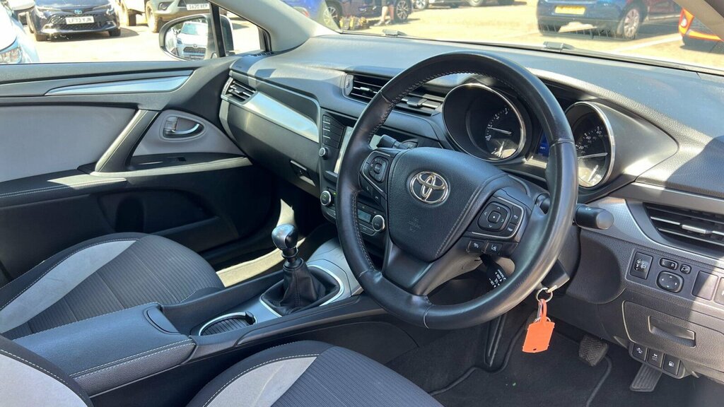 Toyota Avensis Active D-4d Grey #12