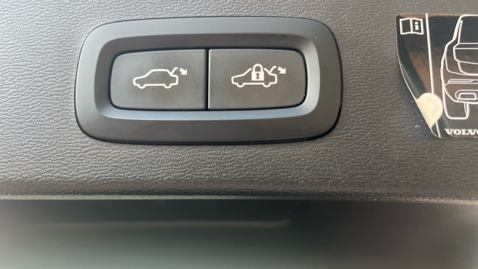 Volvo XC40 2.0 B5p R Design Pro Awd Black #31