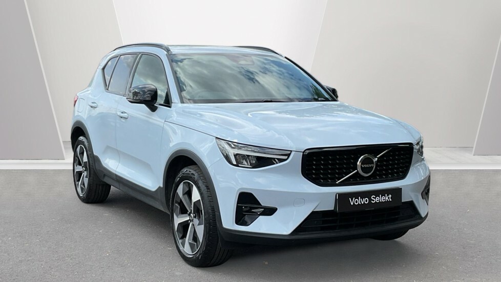 Volvo XC40 Plus, B3 Mild Hybrid, Dark Blue