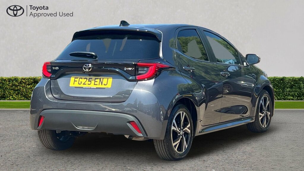 Toyota Yaris 1.5 Vvt-h Design E-cvt Euro 6 Ss Grey #2