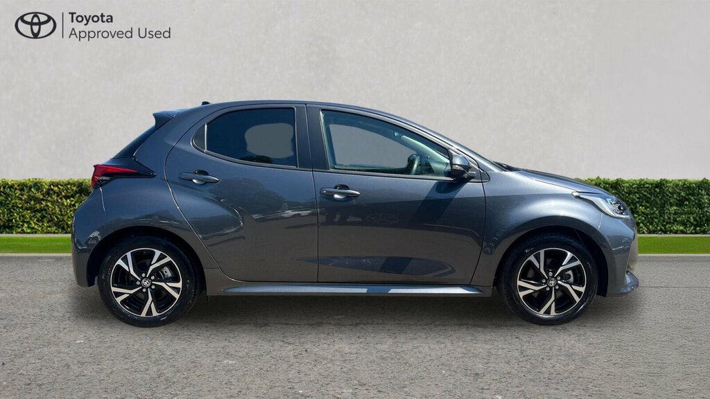 Toyota Yaris Yaris Excel Silver #24