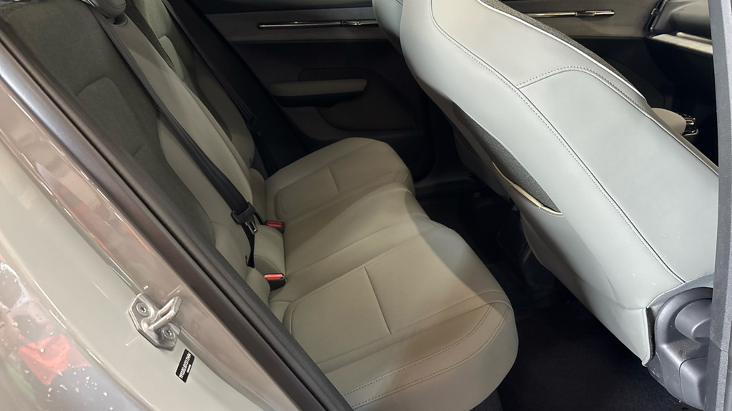 Volvo EX30 200Kw Sm Extended Range Ultra 69Kwh White #10