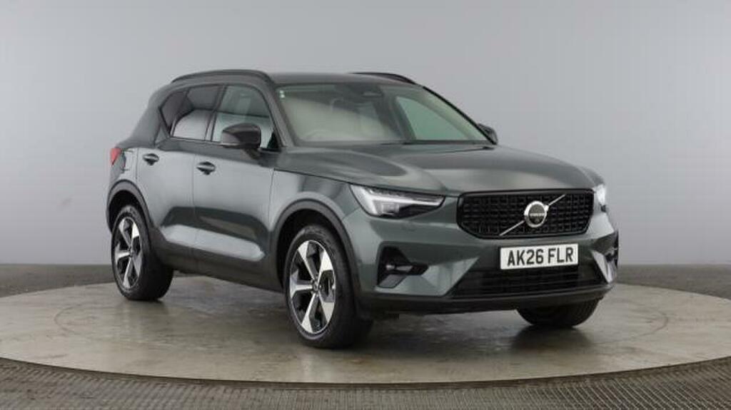 Volvo XC40 2.0 B3p Ultra Dark Black #1