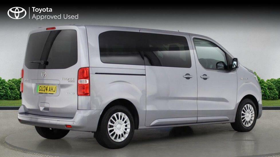 Toyota Proace Verso 50Kwh Shuttle Medium Mpv Mwb 9 Silver #2