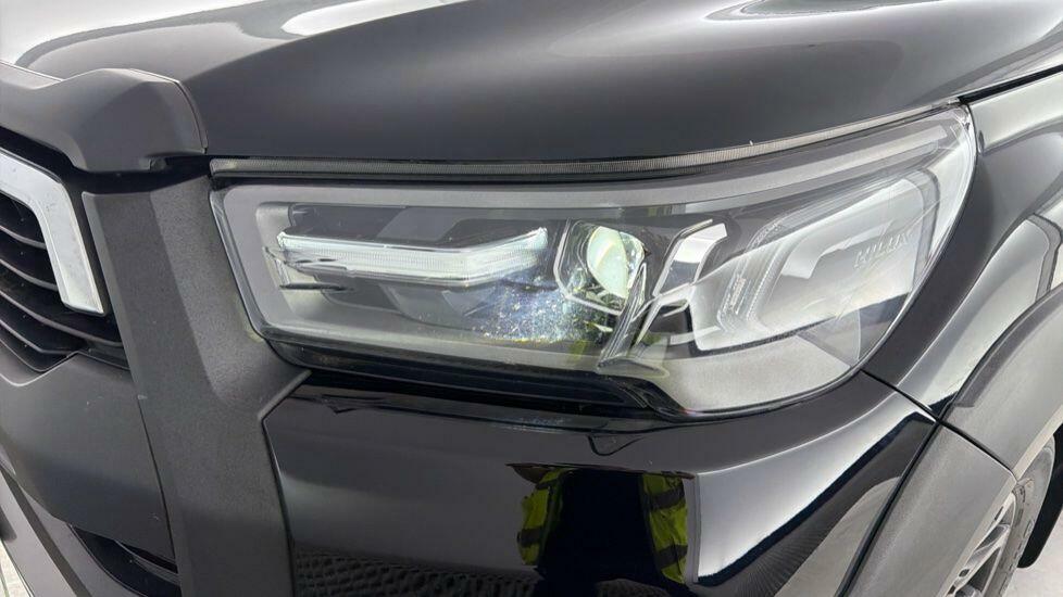 Toyota HILUX Gr Sport Dcab Pick Up 2.8 D-4d White #15