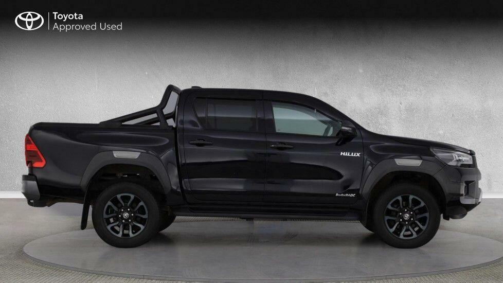Toyota HILUX Gr Sport Dcab Pick Up 2.8 D-4d White #18