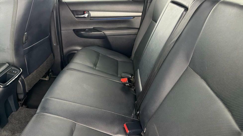 Toyota HILUX Gr Sport Dcab Pick Up 2.8 D-4d White #13