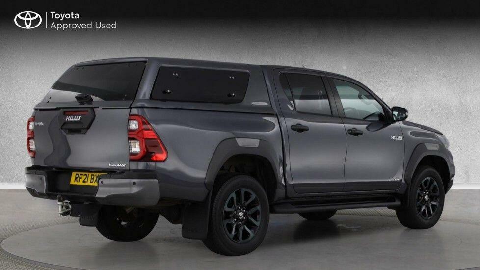 Toyota HILUX 2.8 D-4d Invincible X 4Wd Euro 6 Ss Grey #2