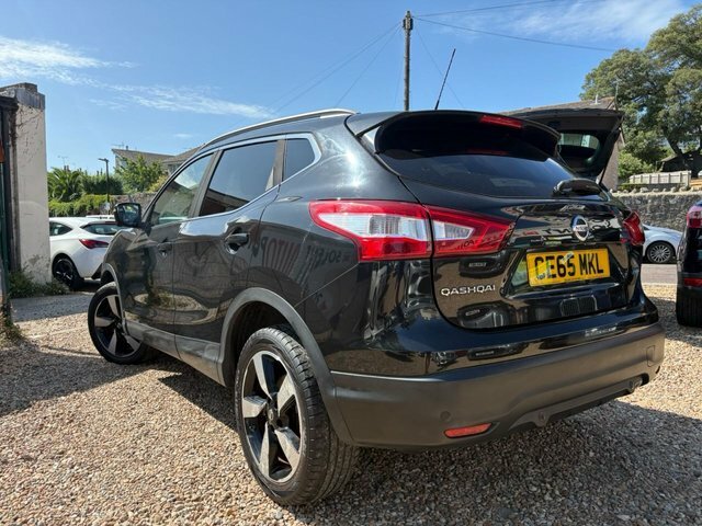 Nissan Qashqai 2015 1.5 Dci N-tec Suv 2Wd Euro Black #4