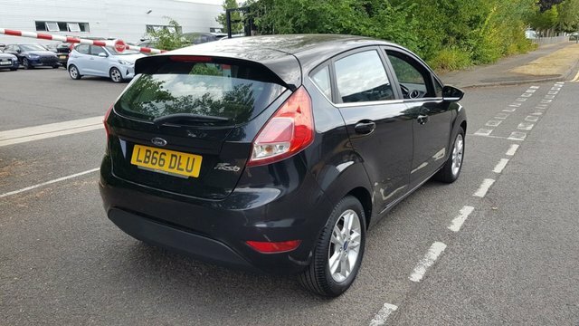Ford Fiesta 2016 1.25 Zetec Hatchback Euro 6 Black #4