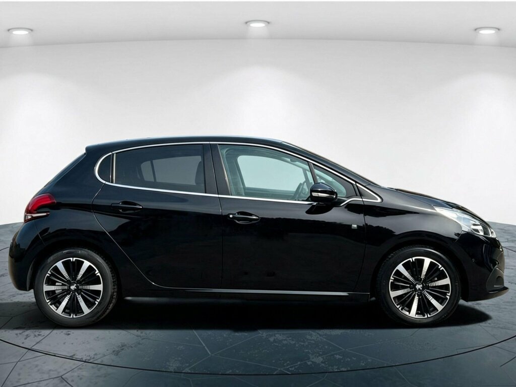Peugeot 208 1.2 Puretech Tech Edition Euro 6 Ss Black #2
