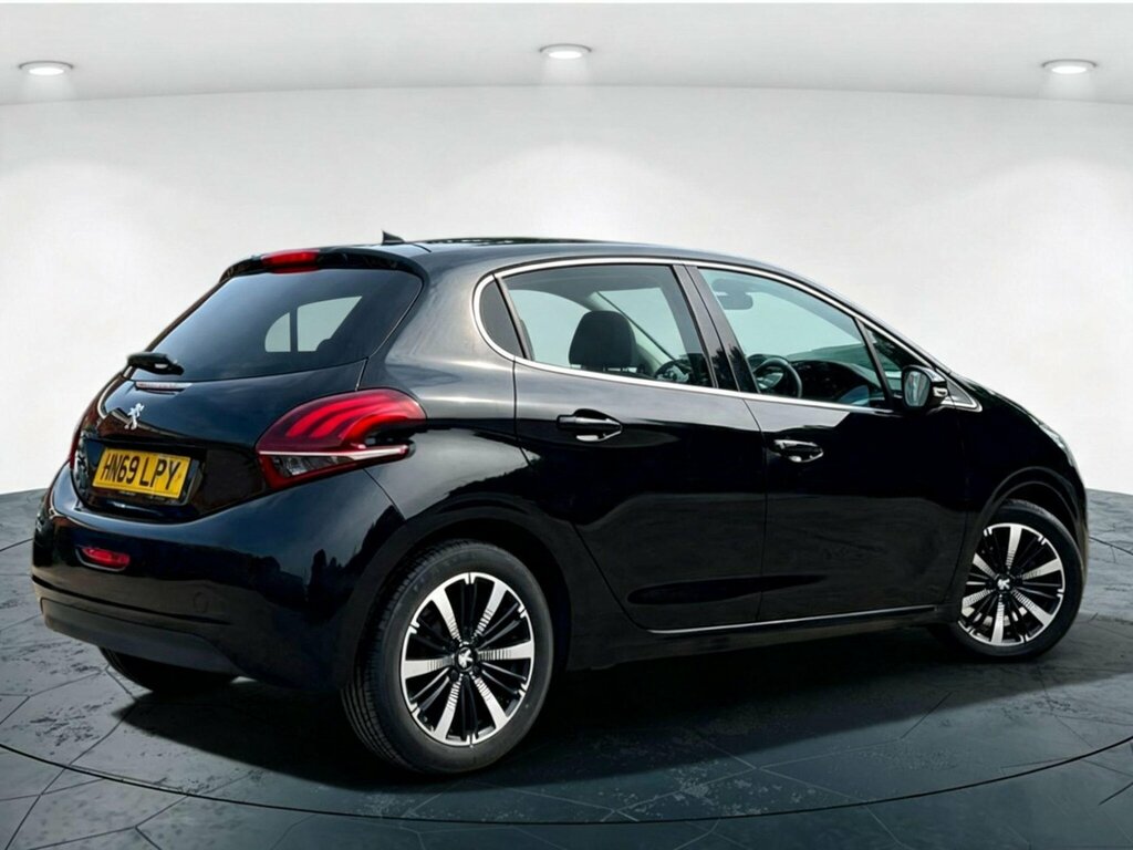 Peugeot 208 1.2 Puretech Tech Edition Euro 6 Ss Black #3